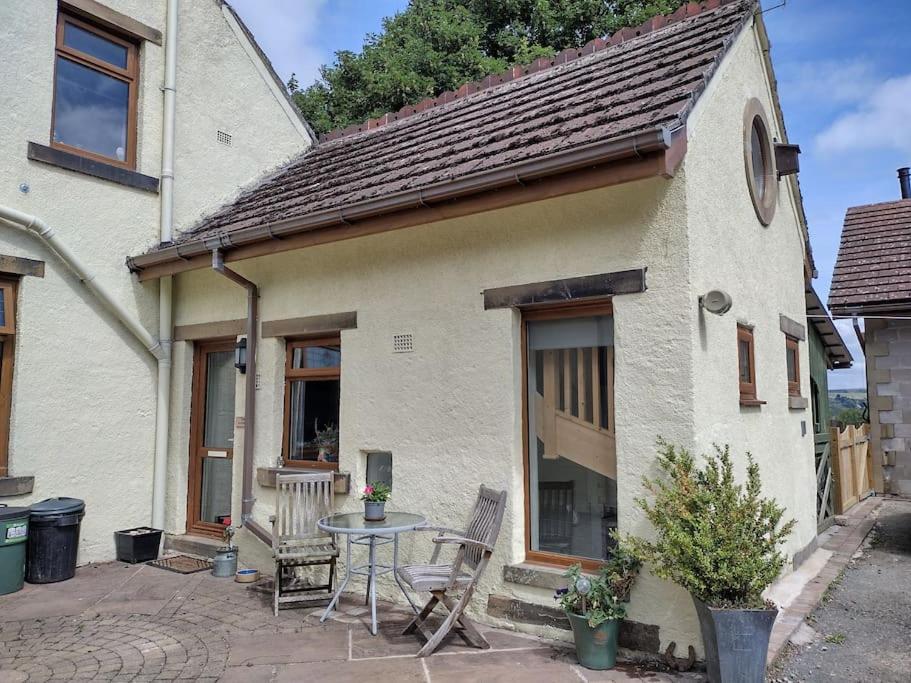 Villa The Scullery - A Quirky Annex With Wood Fire Huddersfield Exterior foto